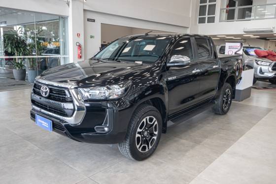 TOYOTA HILUX 2.8 D-4D TURBO DIESEL CD SRV 4X4 AUTOMÁTICO TOYOTA HILUX 2.8 D-4D TURBO DIESEL CD SRV 4X4 AUTOMÁTICO
